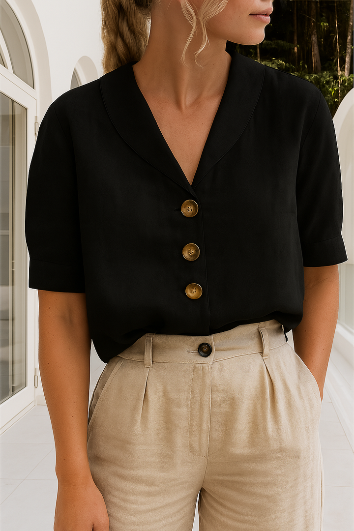 Comfortable women's everyday shirt in cotton linen, offering a relaxed fit & chic style for daily wear.
