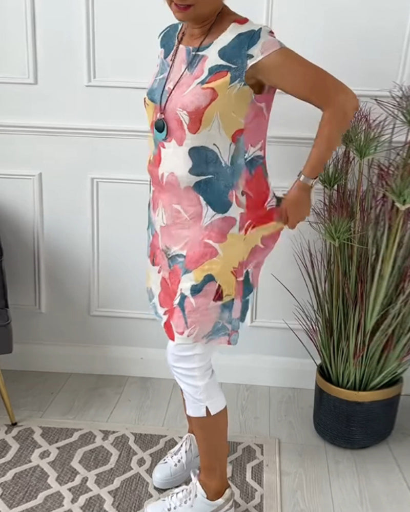 Versatile women's floral summer dress, printed design, great for casual occasions.