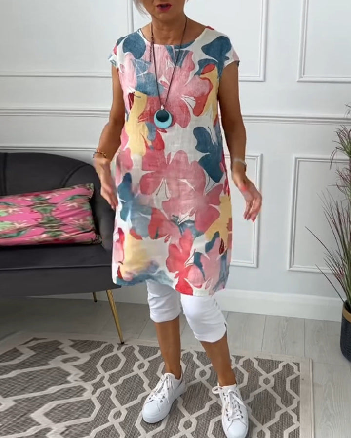 Everyday wear women's floral summer dress, knee-length, comfortable relaxed fit.