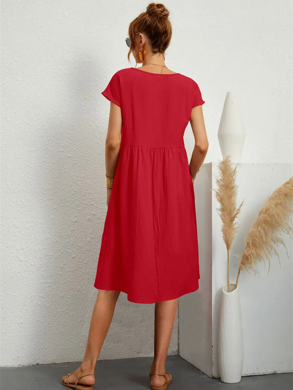 Comfortable women's casual midi dress with pockets for summer & spring everyday wear.
