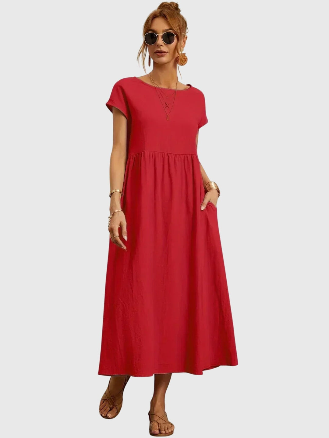 Close-up of the functional pockets on a comfortable women's casual midi dress, perfect for daily essentials.