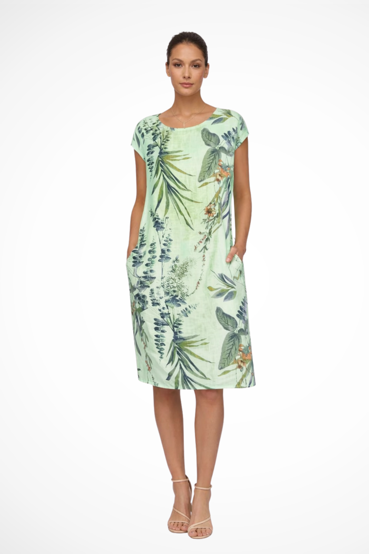 Vacation-ready women's summer dress, relaxed fit with a lively botanical print. Comfortable & stylish everyday wear.