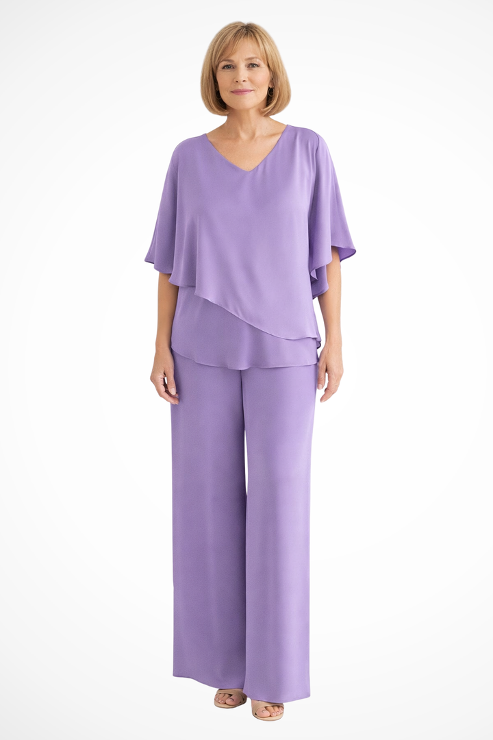Stylish women's batwing top and wide-leg trousers set. A comfortable two-piece for everyday fashion.