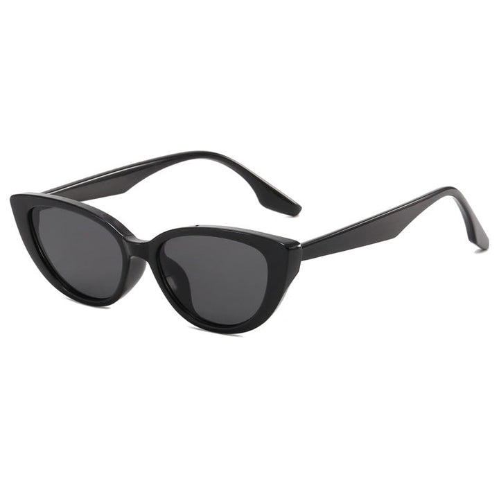 Stylish women's cat-eye sunglasses, offering maximum UV protection. Elevate your summer fashion.
