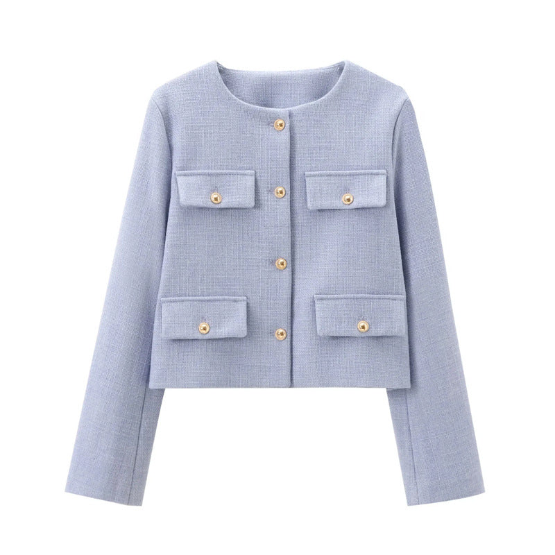Chic women's outerwear: cropped jacket with elegant gold buttons & tailored fit for modern style.