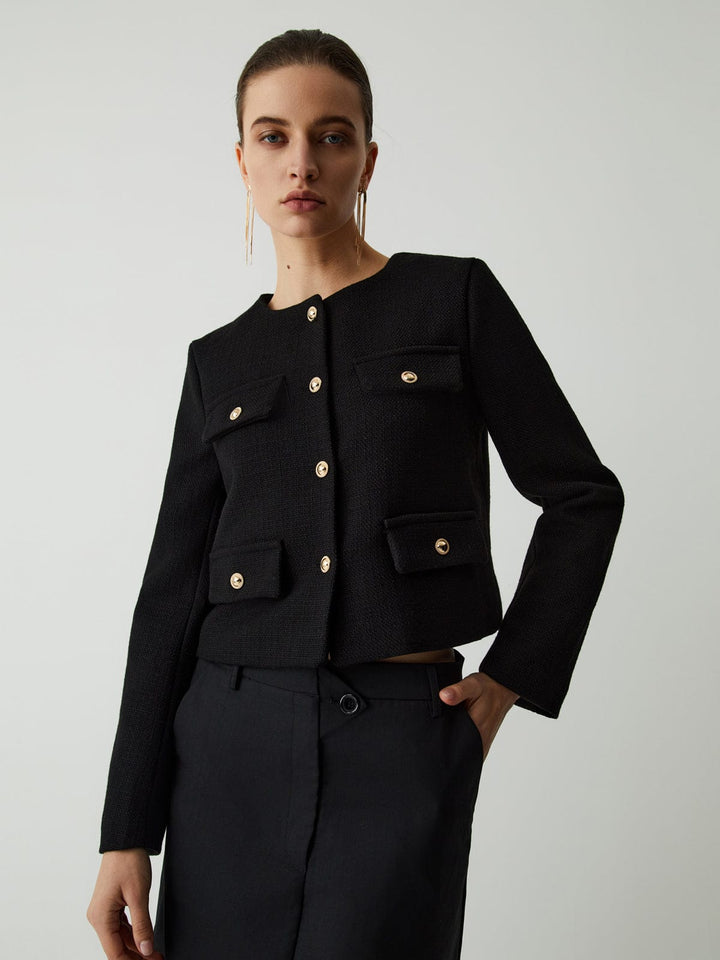 Elegant women's cropped blazer, ideal for business casual, fall fashion, and versatile outerwear.