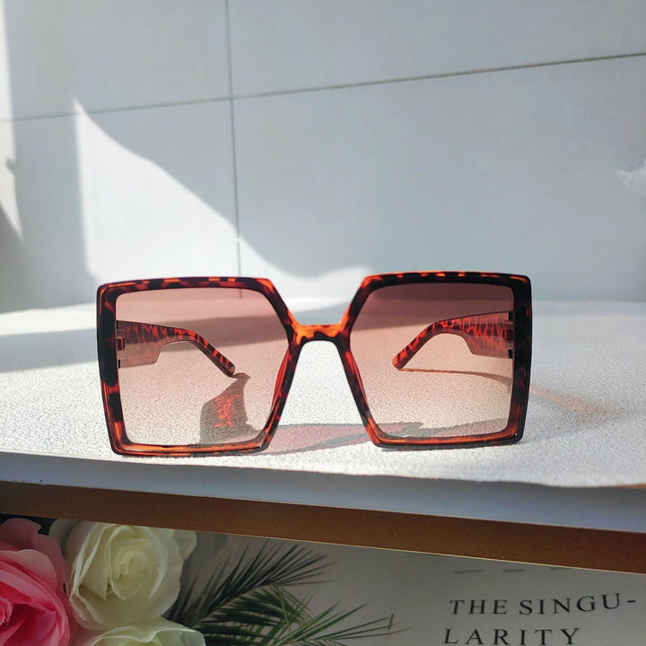 Women's trendy oversized sunglasses, a chic accessory for fashion-forward eye protection.