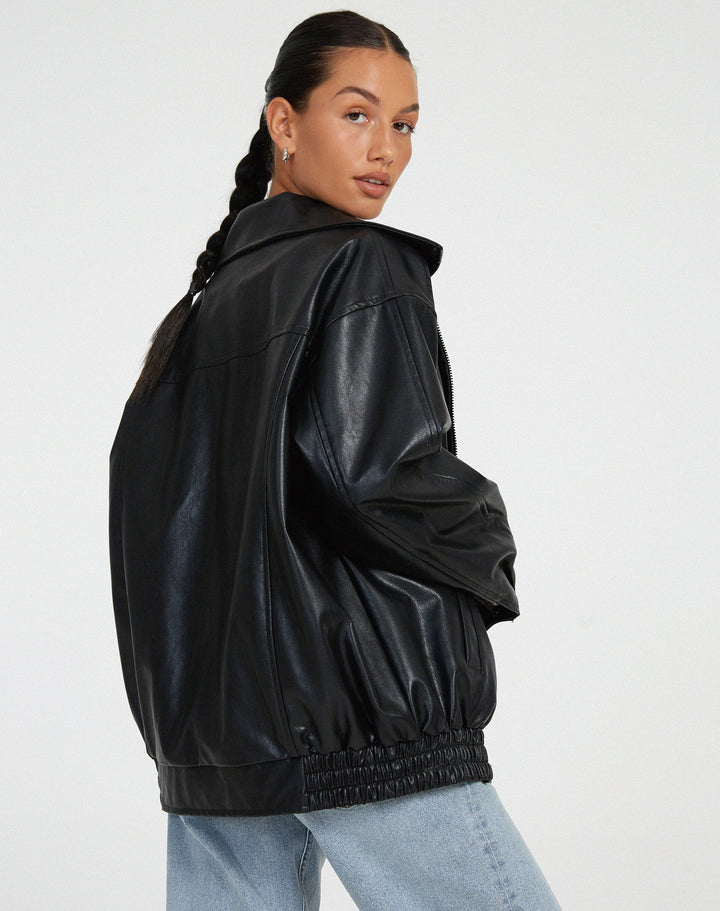 Brown chic oversized women's jacket, offering effortless style and cozy comfort for autumn/winter outfits.