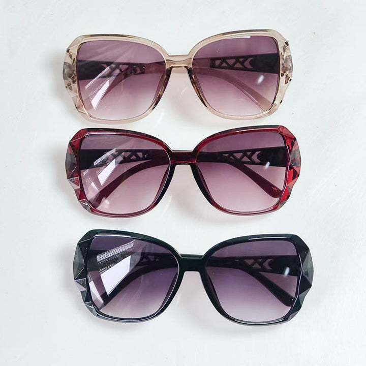 Glamorous oversized square sunglasses for women. Chic UV protection eyewear, perfect for trendy summer fashion.