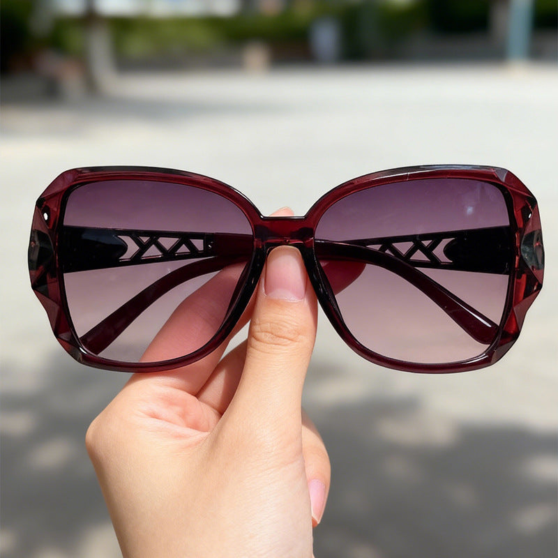 Trendy women's oversized square sunglasses. Chic UV protection eyewear for glamorous summer and travel.