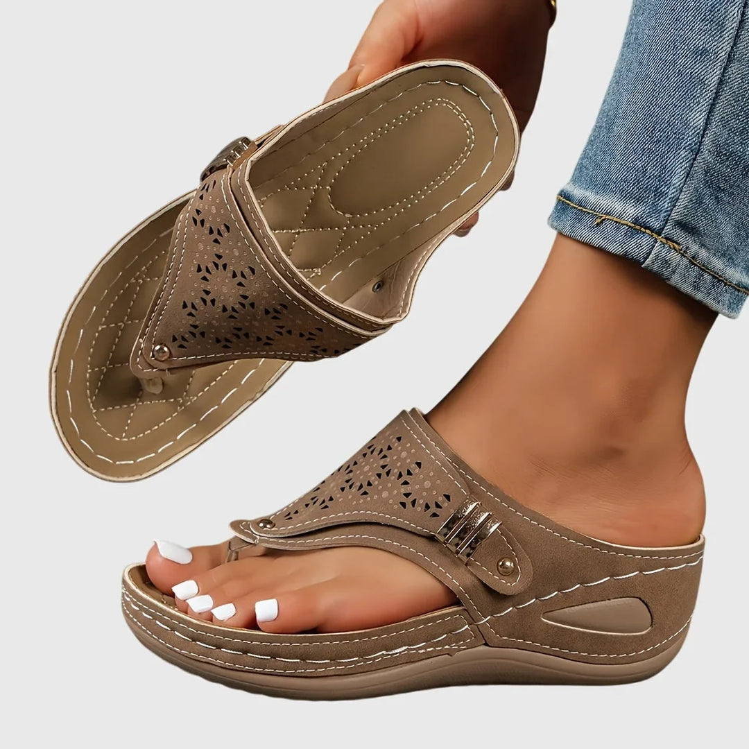 Women's fashion platform sandals: slip-on design, comfortable for all-day summer footwear.