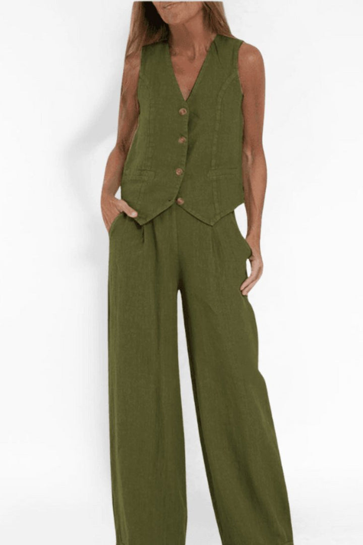 Stylish women's matching sleeveless wide-leg two-piece set, perfect for casual wear or smart office fashion.