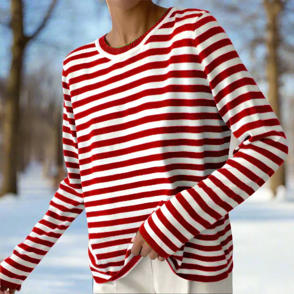 Relaxed fit women's chic striped long-sleeve t-shirt, comfortable and stylish for casual everyday wear.