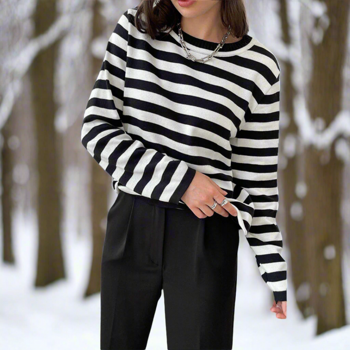 Women's casual chic striped long-sleeve top, a versatile round neck t-shirt for effortless everyday style.