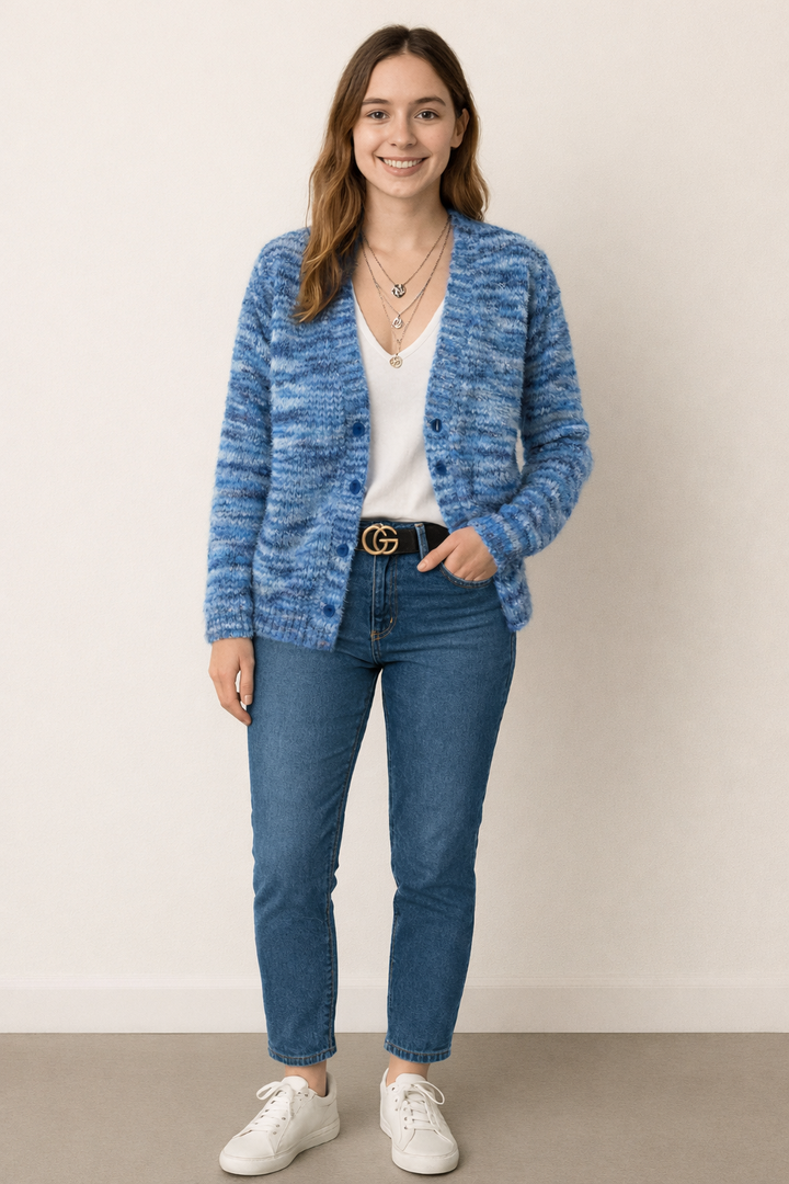 Striped open-front cardigan for women, featuring long sleeves. An essential fall & winter layering piece for comfortable wear.