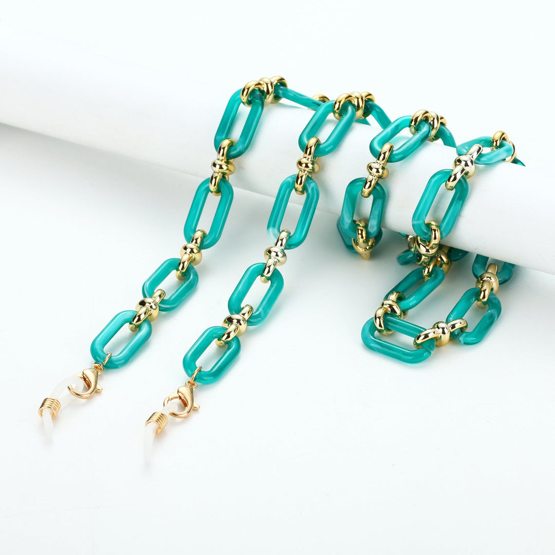 Must-have women's eyewear: chic sunglasses for summer, featuring a trendy anti-loss chain detail.