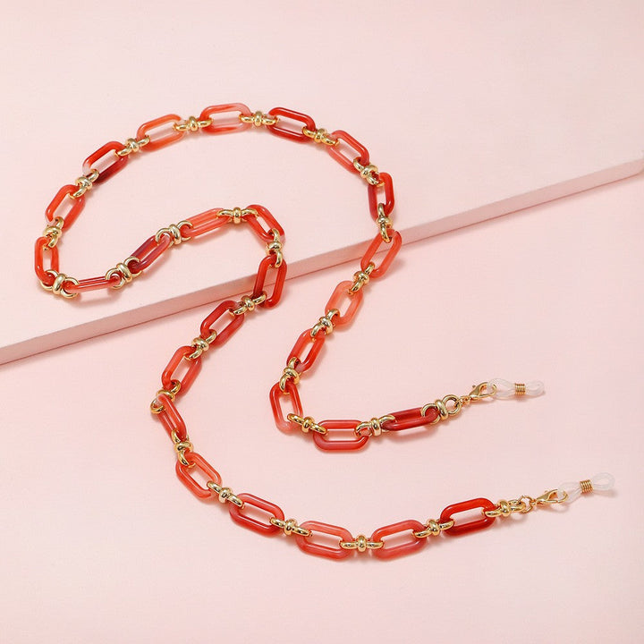 Women's sophisticated sunglasses with an elegant anti-loss chain, elevating any summer outfit.