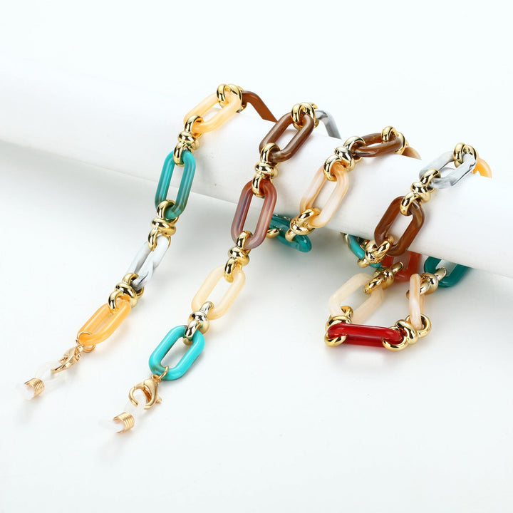 Stylish women's sunnies with a decorative anti-loss chain, offering excellent UV protection & chic look.