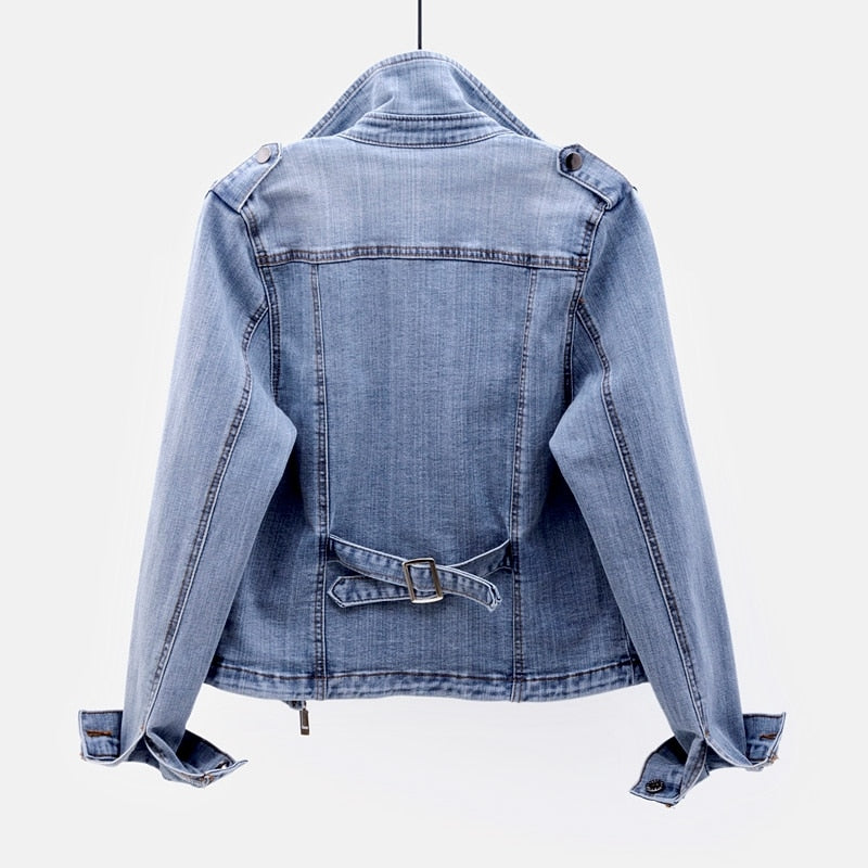 Stylish women's denim jacket for effortless layering. A versatile blue classic, ideal for seasonal fashion.