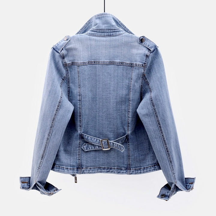 Stylish women's denim jacket for effortless layering. A versatile blue classic, ideal for seasonal fashion.