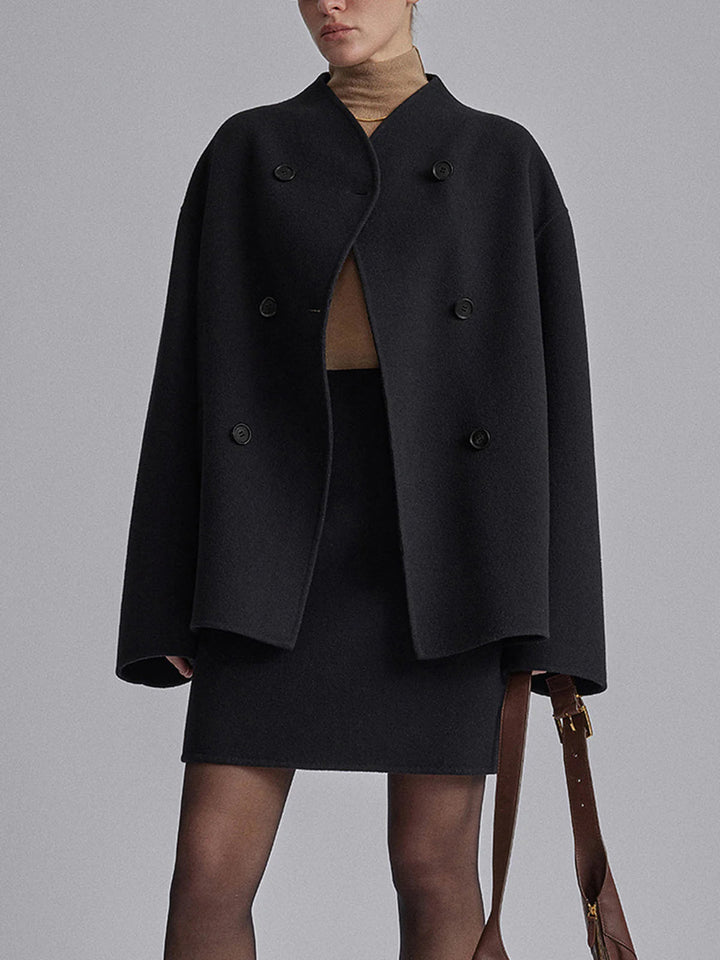 Fall fashion women's pea coat. Double-breasted, stylish & warm, ideal for elegant winter outfits.