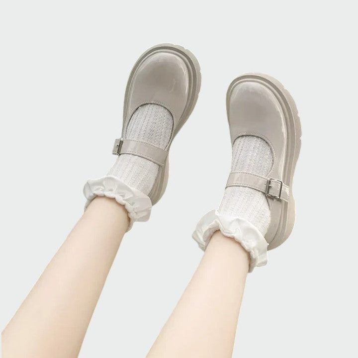 Elegant women's classic Mary Jane shoes, premium vintage style for sophisticated comfort.