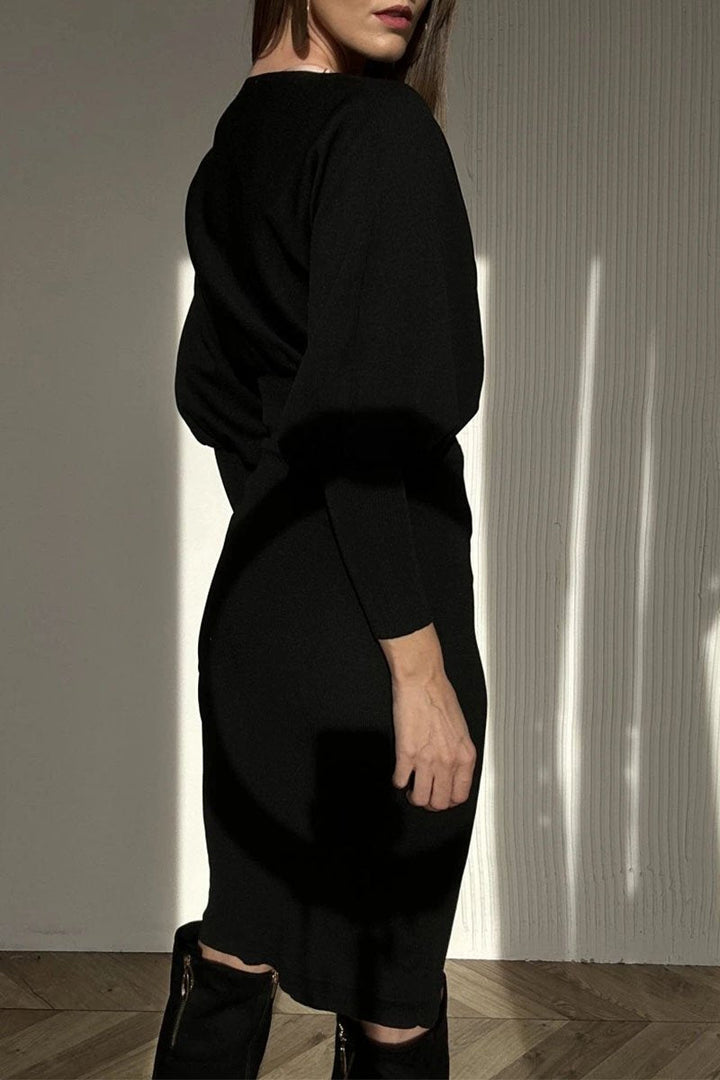Elegant women's balloon sleeve midi dress, a chic and sophisticated fashion piece for modern wardrobes.
