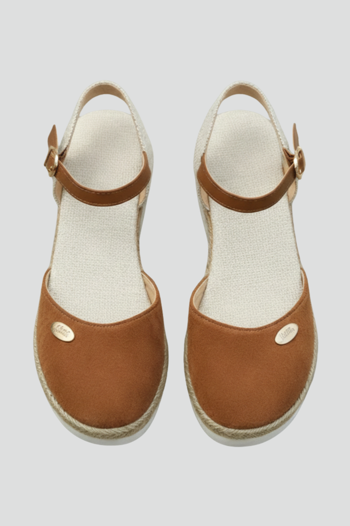 Women's closed-toe espadrille sandals with slingback strap, perfect for summer casual wear.