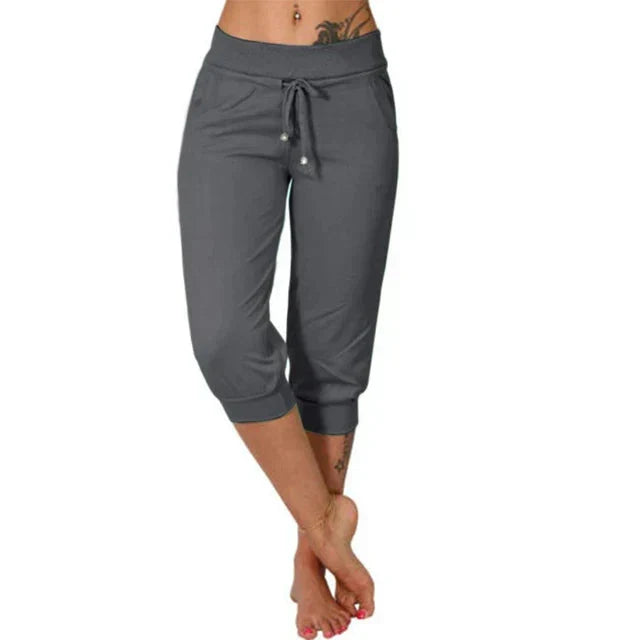 Women's everyday style knee-length capri pants, comfortable & chic for versatile spring/summer outfits.