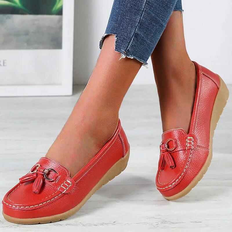 Ladies' elegant & comfortable leather slip-on loafers, versatile footwear for any occasion.