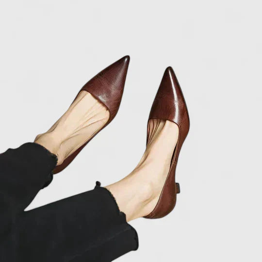 Fashionable women's heels with advanced orthopaedic comfort and elegant design.