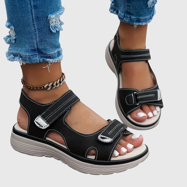 Slip-on women's sandals with excellent arch support, ensuring foot pain relief and comfortable walking.