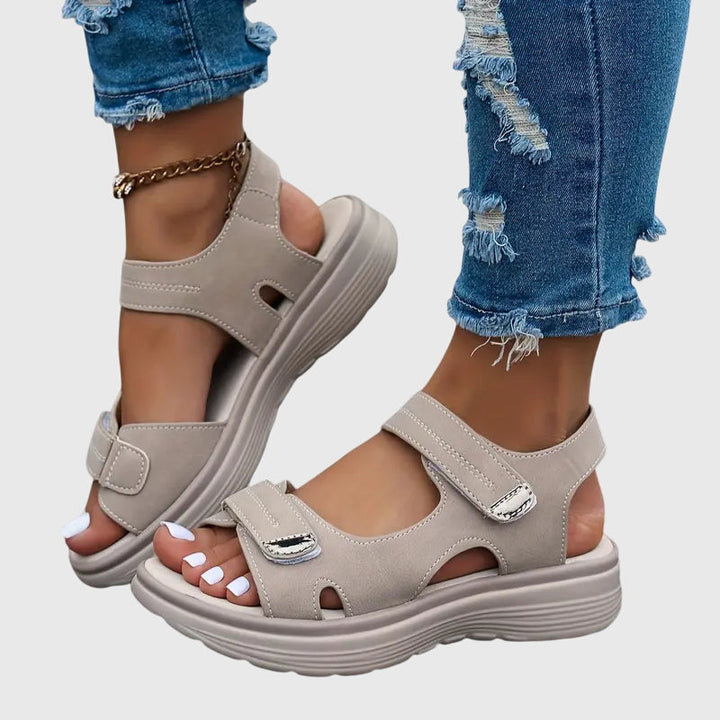Stylish orthopaedic women's sandals for summer, offering essential arch support and everyday comfort.