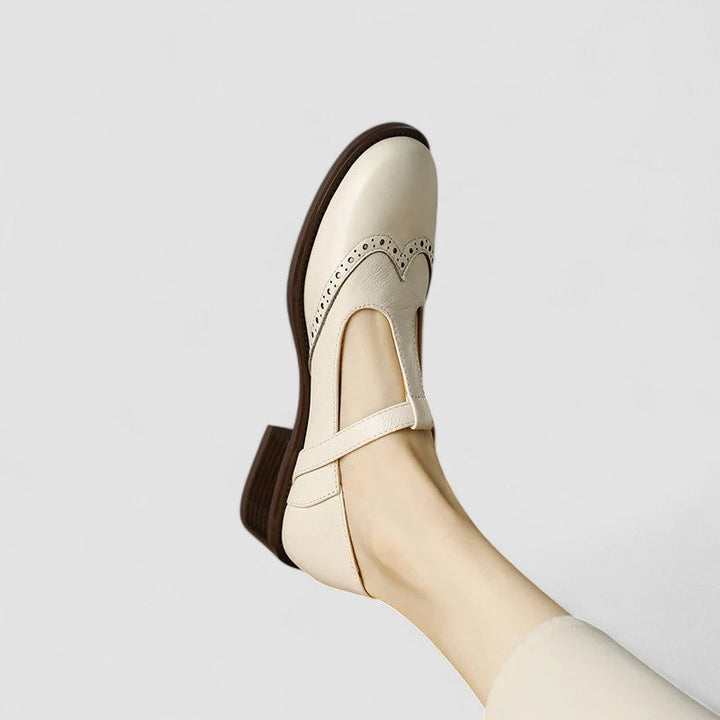 Elegant women's Mary Jane flats, classic style, perfect for work or casual wear.