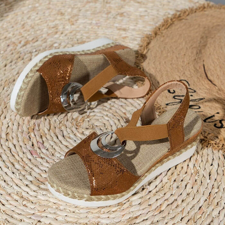 Women's sandals, perfect for summer, providing orthopedic arch support and comfort.