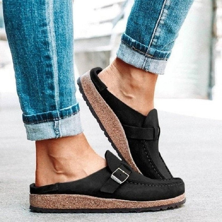 Comfortable orthopedic women's footwear: stylish slip-on sandals for versatile casual and elegant looks.