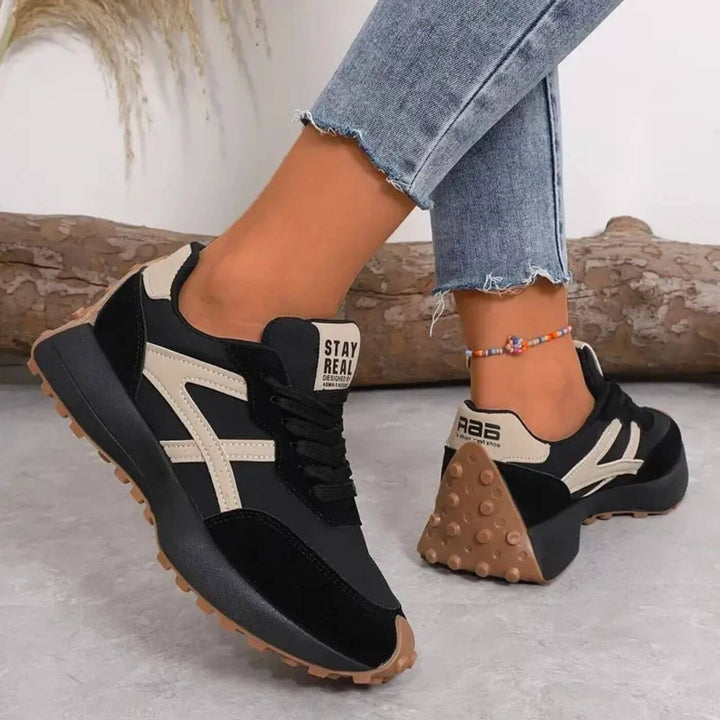 Comfortable women's sneakers, perfect for daily wear, walking, or sports. Provides orthopedic arch support.