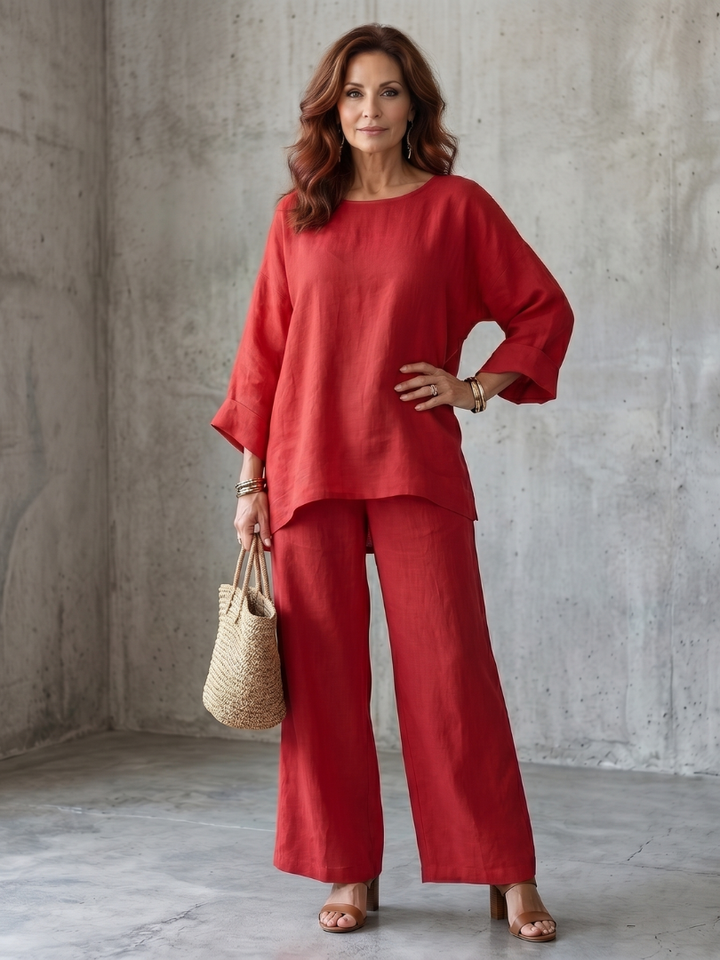 Women's comfortable oversized tunic top & wide leg pant set. Perfect for relaxed loungewear and casual style.