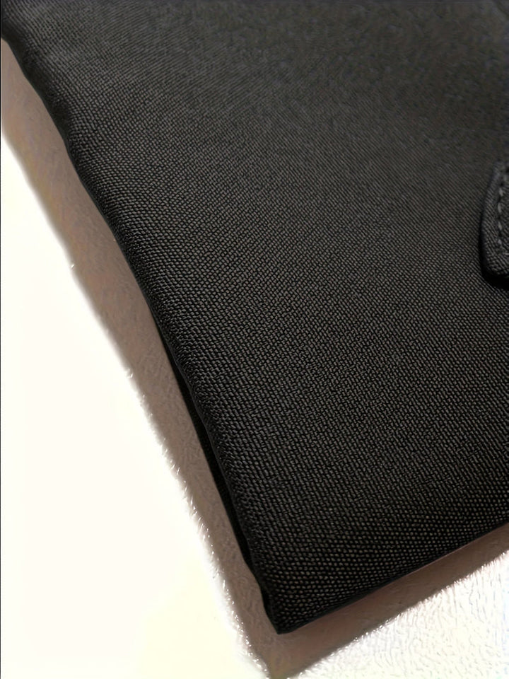 Chic women's comfortable round neck dress. Ideal casual midi for everyday style.