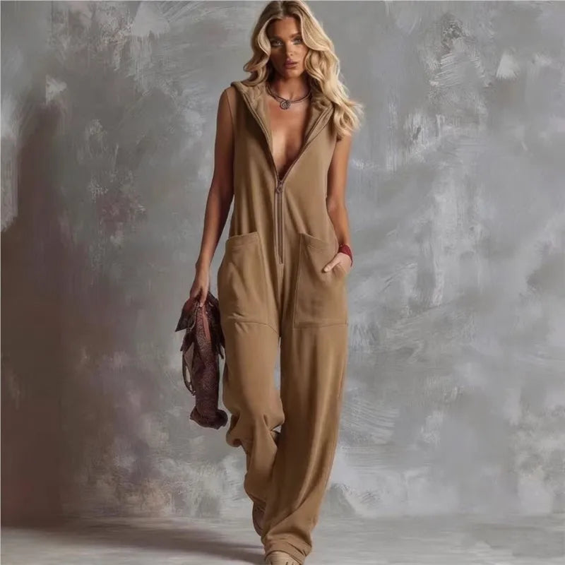 Stylish women's hooded wide-leg jumpsuit, perfect for a comfortable casual outfit with practical pockets. Autumn/Summer.