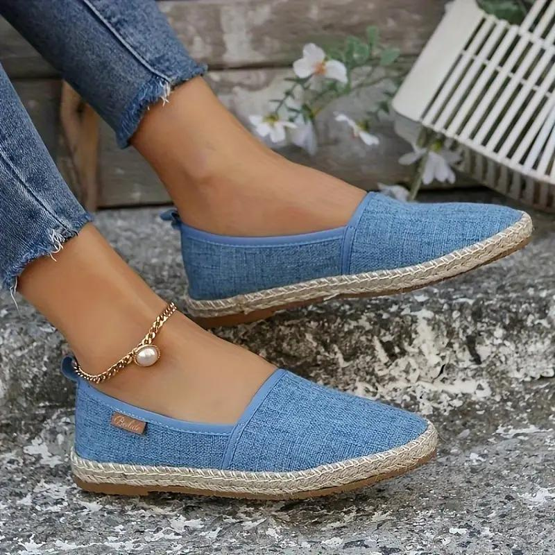 Casual women's espadrille flats for summer. Easy slip-on design, great for Mediterranean style & comfort.