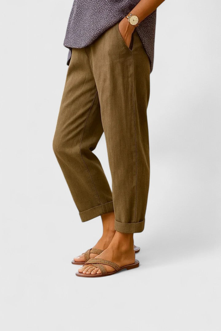Soft women's pull-on straight-leg trousers, designed for ultimate comfort and versatile summer fashion.