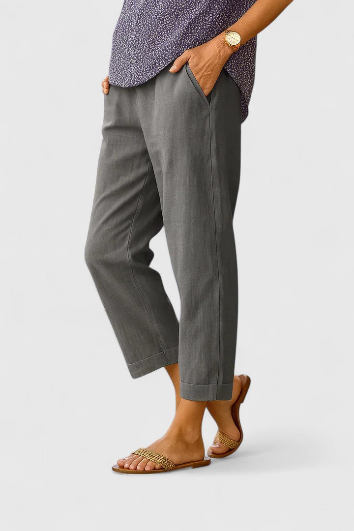 Relaxed fit women's straight-leg trousers, ensuring comfort and style for everyday wear. Ideal for summer.