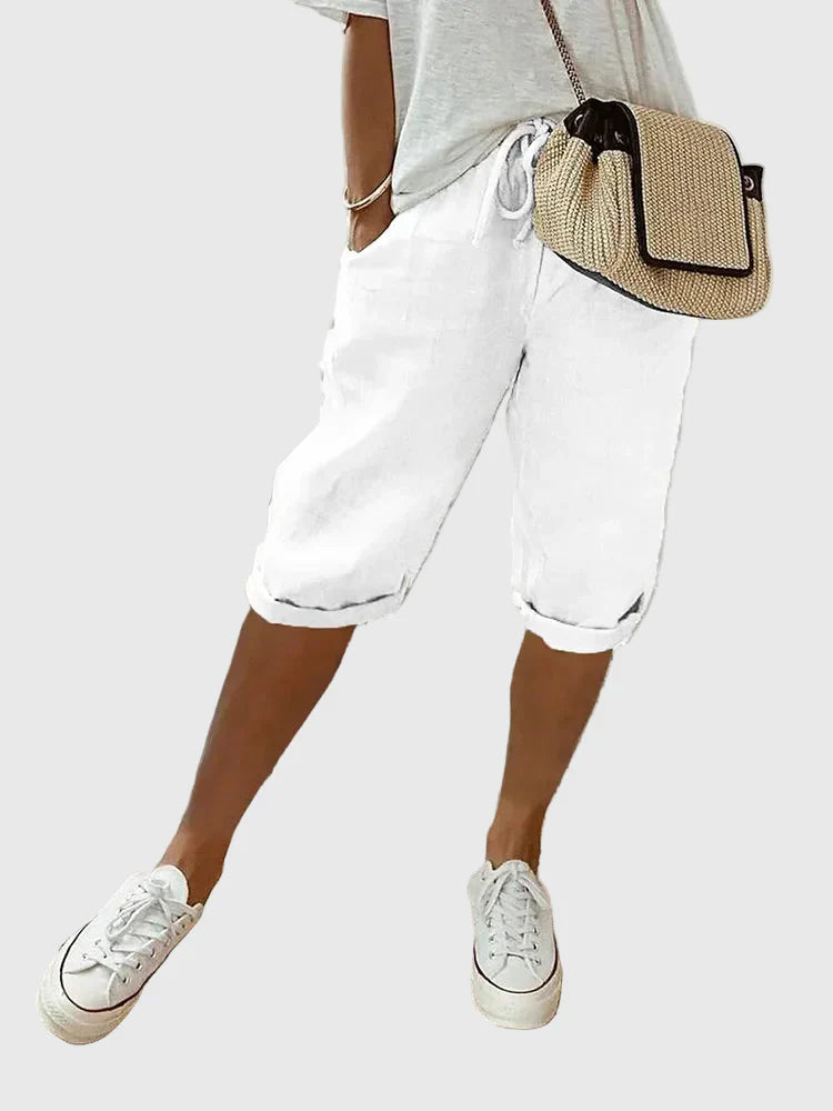 Elegant women's smart tailored shorts, combining comfort and chic style for versatile seasonal fashion.
