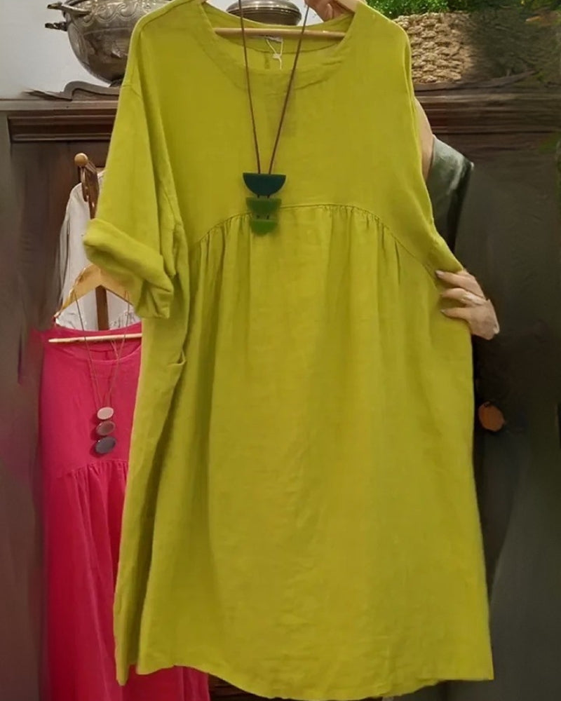 Easy-to-wear women's wide dress, comfortable relaxed fit, flattering design for casual summer fashion.