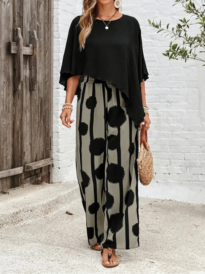 Relaxed fit women's knit two-piece set, featuring an elastic waist. Versatile & stylish casual loungewear.