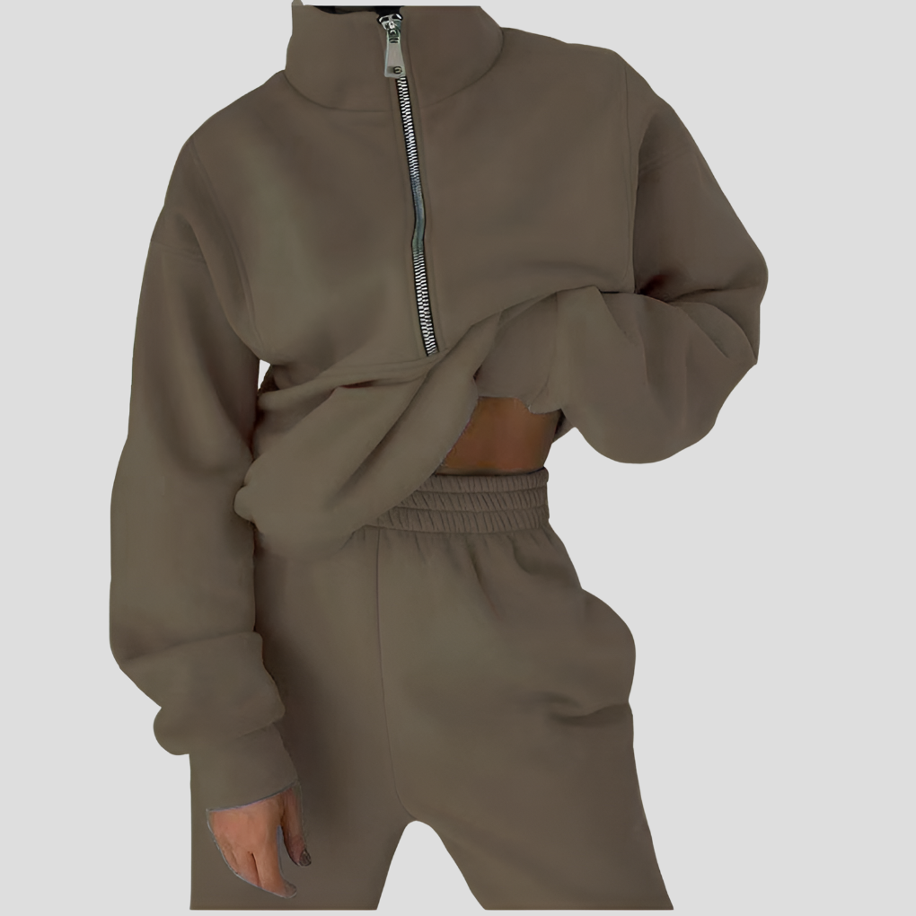 Casual yet stylish women's 2-piece loungewear set. Cozy pullover and joggers for everyday comfort.