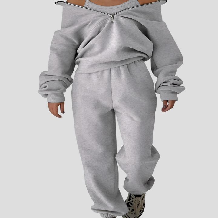 Plush women's loungewear tracksuit, 2-piece set. Soft pullover & joggers designed for cozy comfort.