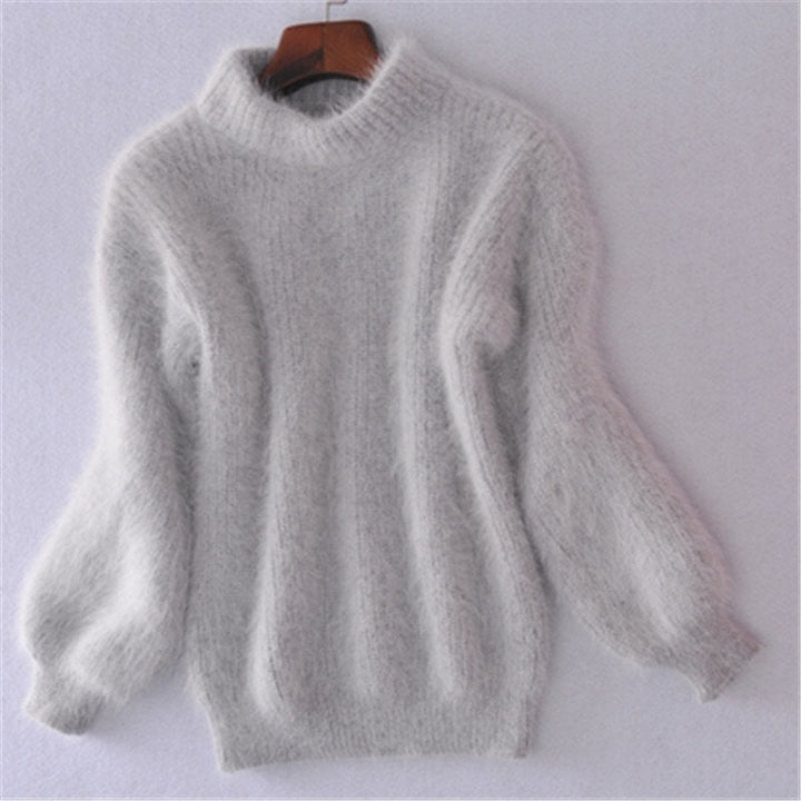 Stylish women's turtleneck sweater, a cozy long sleeve knit top for versatile fall and winter fashion outfits.