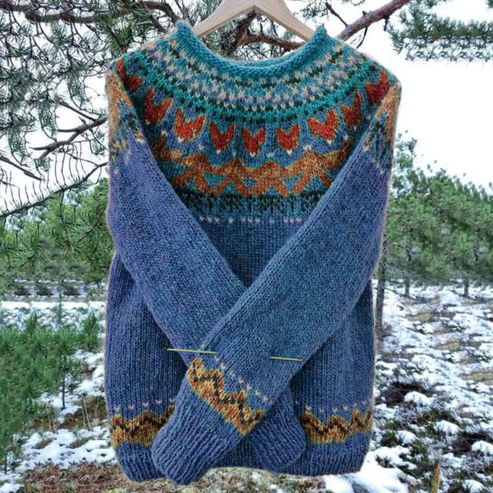 Warm women's pullover sweater, ideal for cozy winter fashion. A stylish essential for cold weather and casual wear.